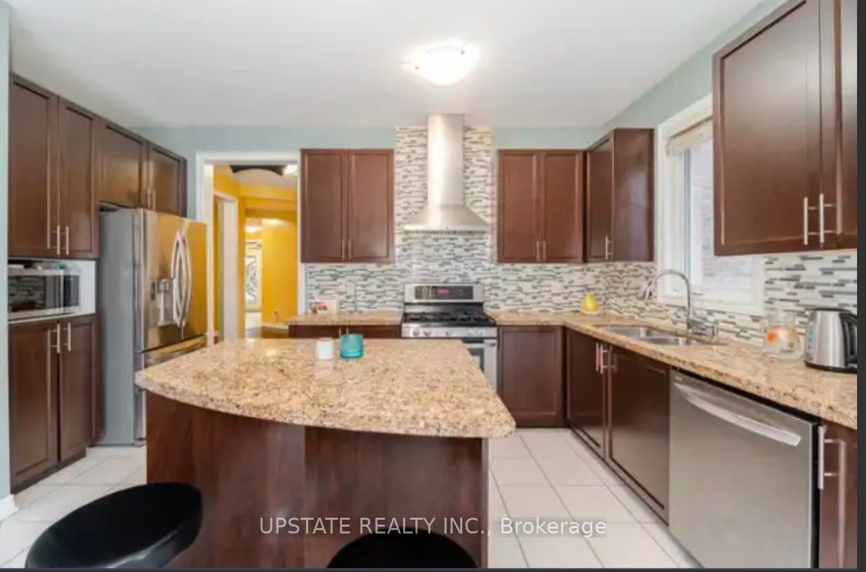 Photo 14 of 39 Mediterranean Crescent, Brampton, Bram West — HOMEH
