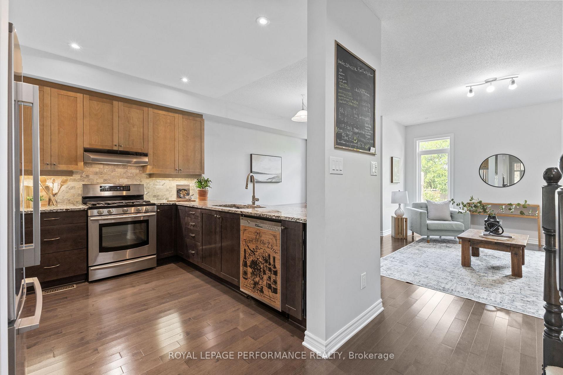 Photo 6 of 160 Mattingly Way, Ottawa, Riverside South/Gloucester Glen — HOMEH
