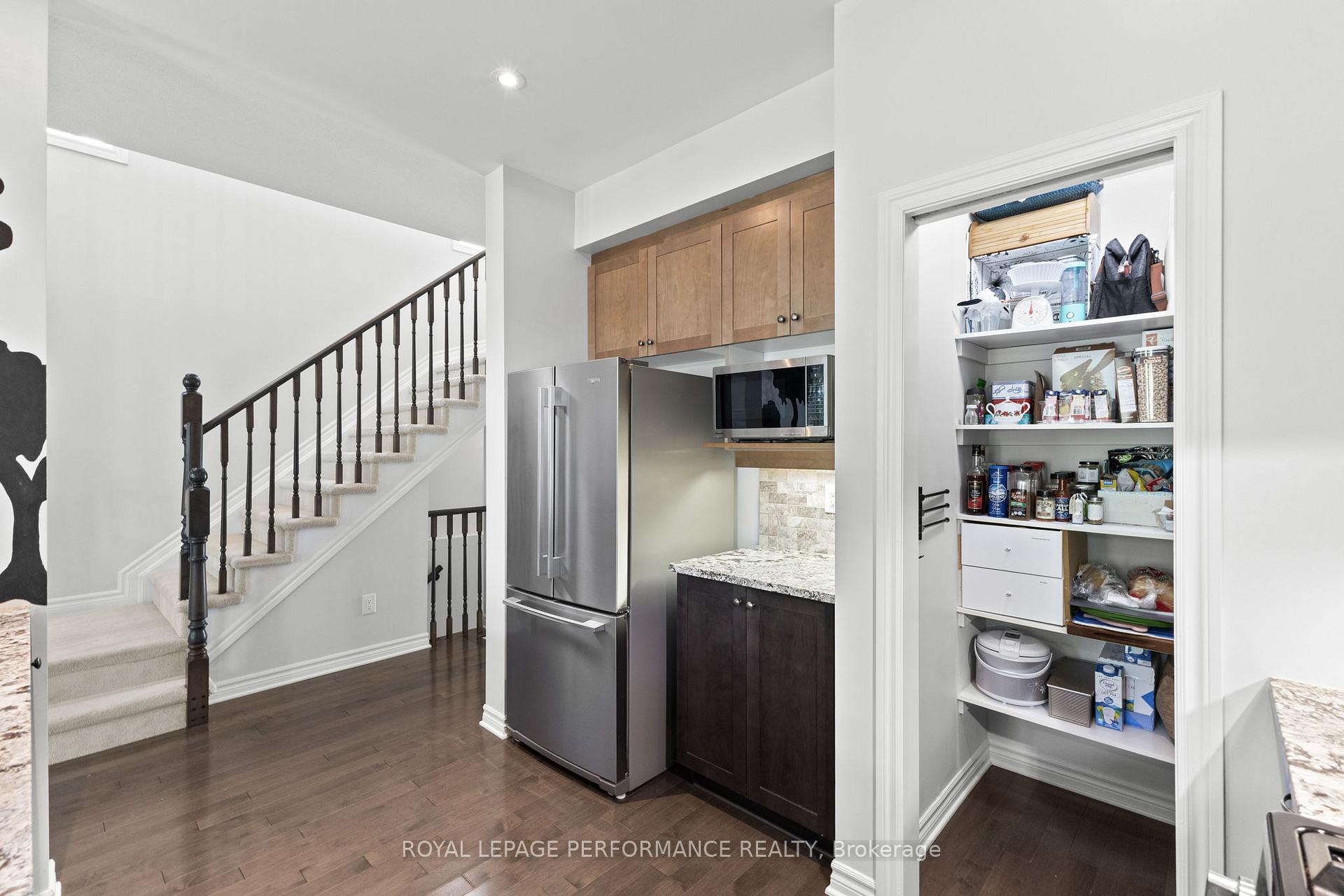 Photo 9 of 160 Mattingly Way, Ottawa, Riverside South/Gloucester Glen — HOMEH