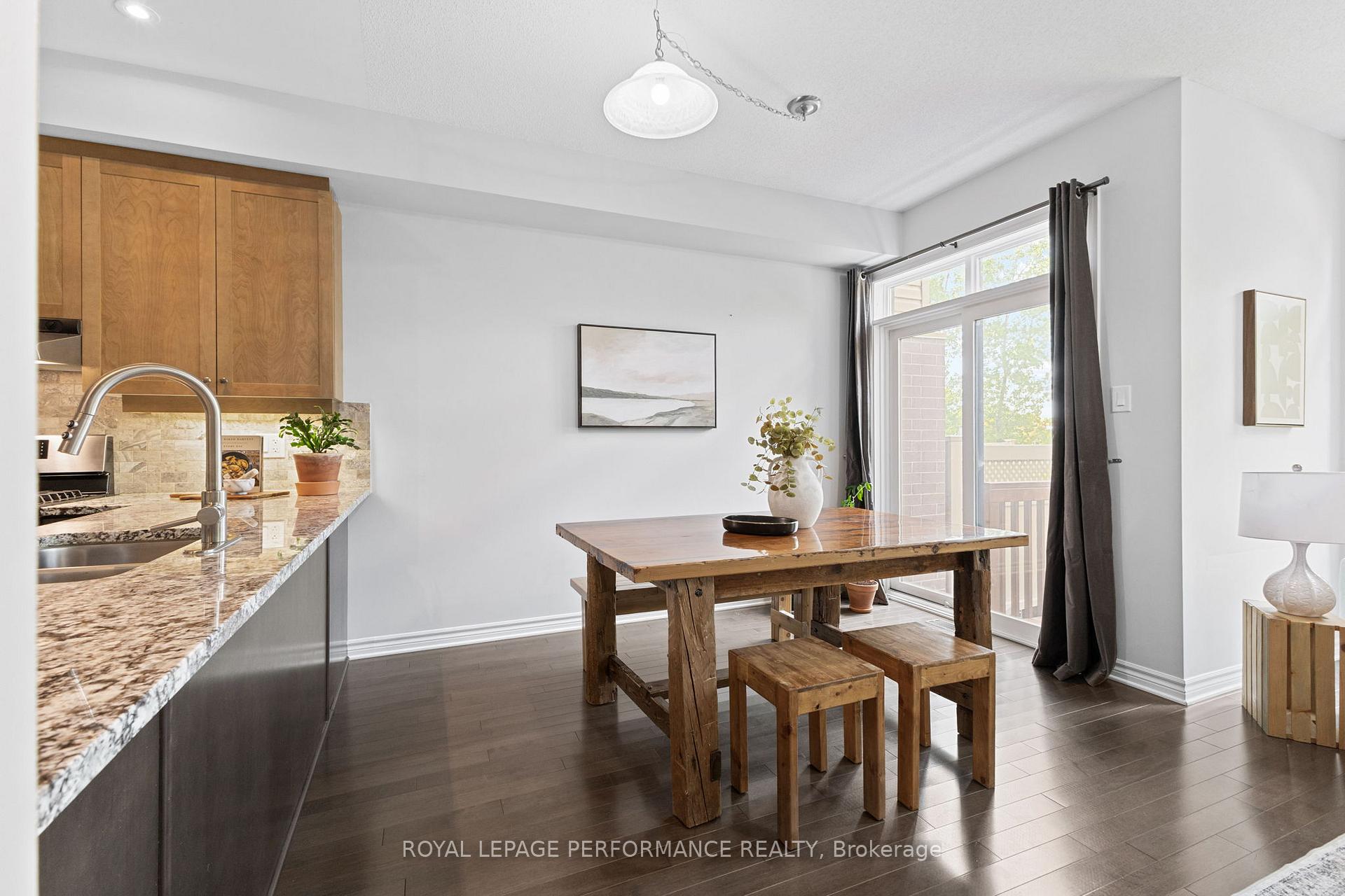Photo 11 of 160 Mattingly Way, Ottawa, Riverside South/Gloucester Glen — HOMEH