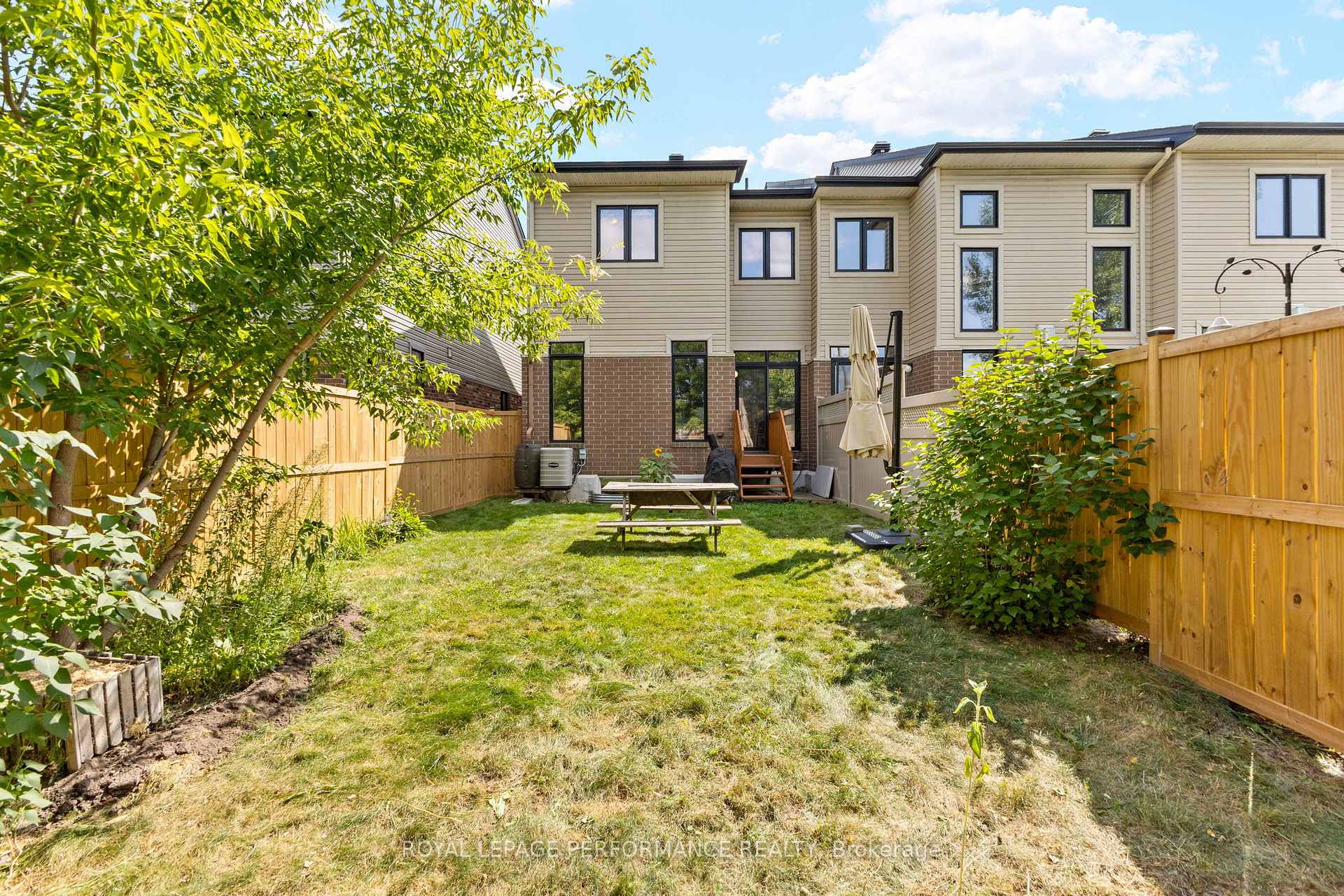 Photo 37 of 160 Mattingly Way, Ottawa, Riverside South/Gloucester Glen — HOMEH