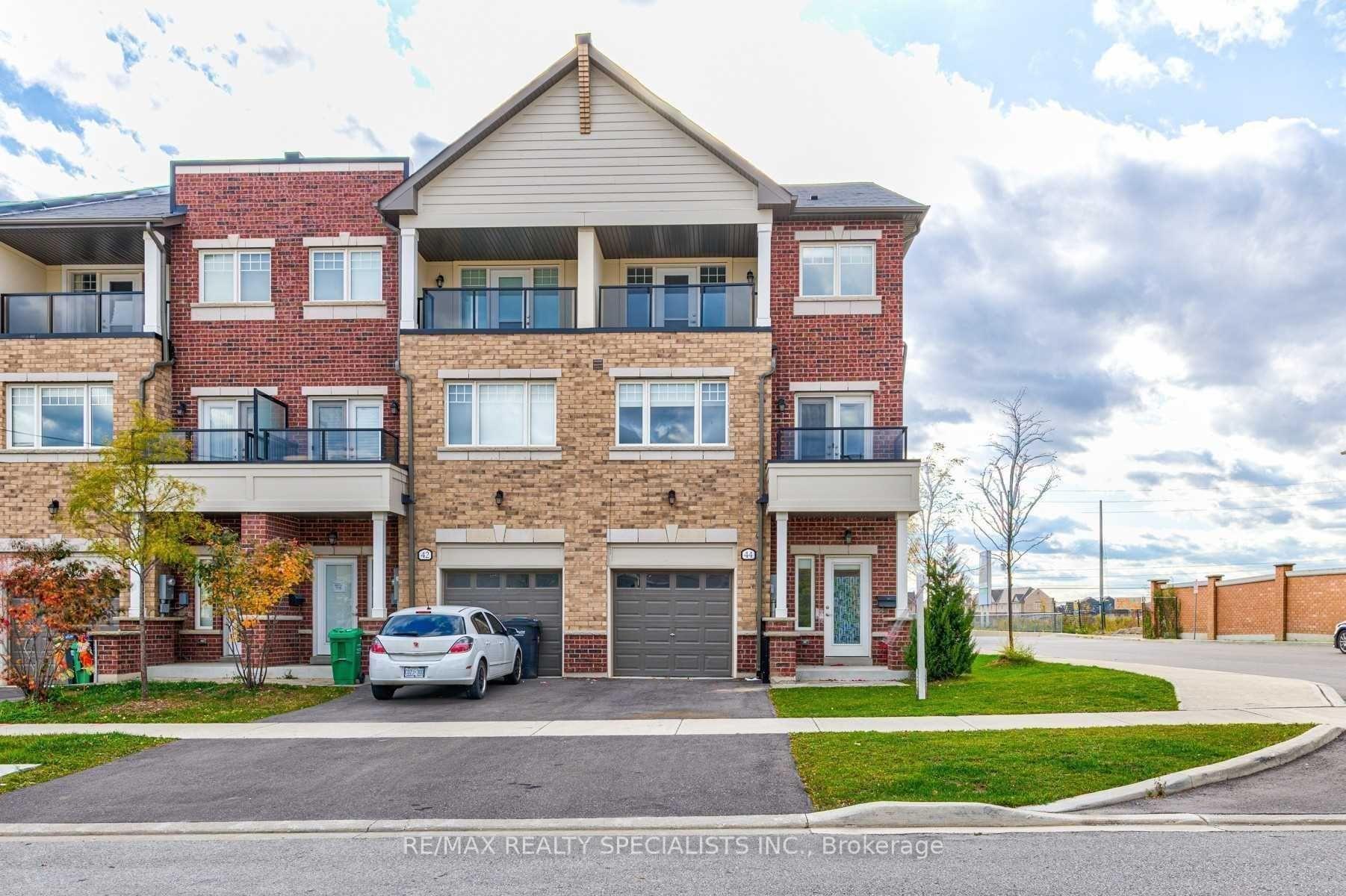 Front of 44 Sky Harbour Drive