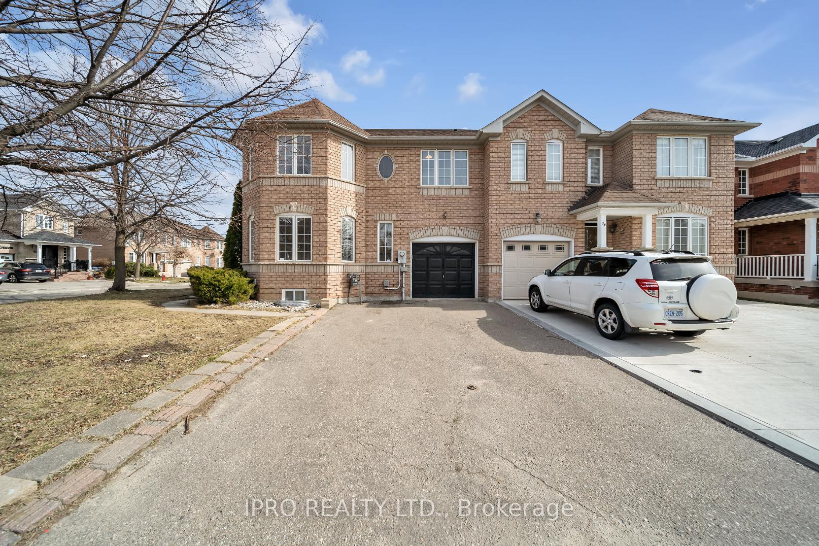 Photo 2 of Unit Upper, 31 Bramcedar Crescent, Brampton, Northwest Sandalwood Parkway — HOMEH