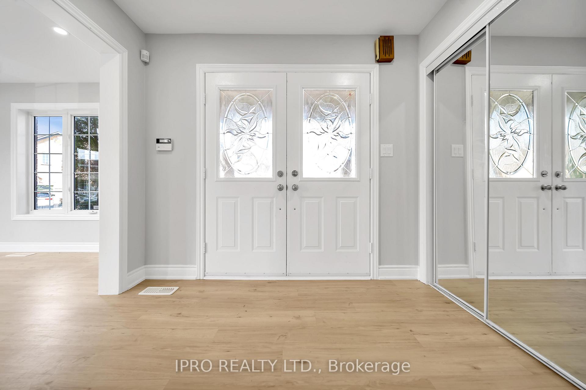 Photo 5 of Unit Upper, 31 Bramcedar Crescent, Brampton, Northwest Sandalwood Parkway — HOMEH