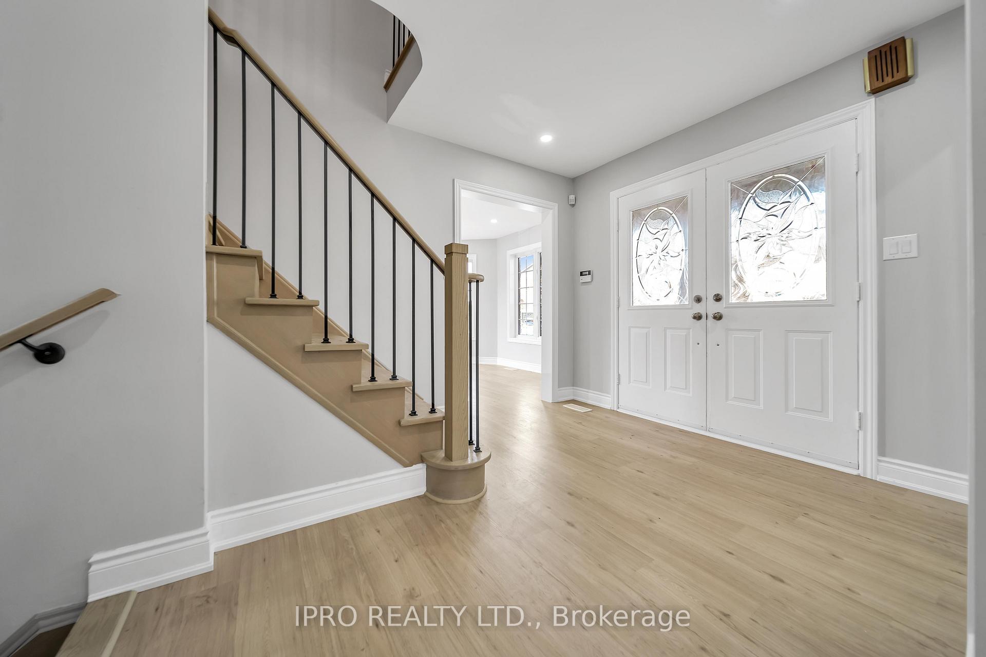 Photo 6 of Unit Upper, 31 Bramcedar Crescent, Brampton, Northwest Sandalwood Parkway — HOMEH