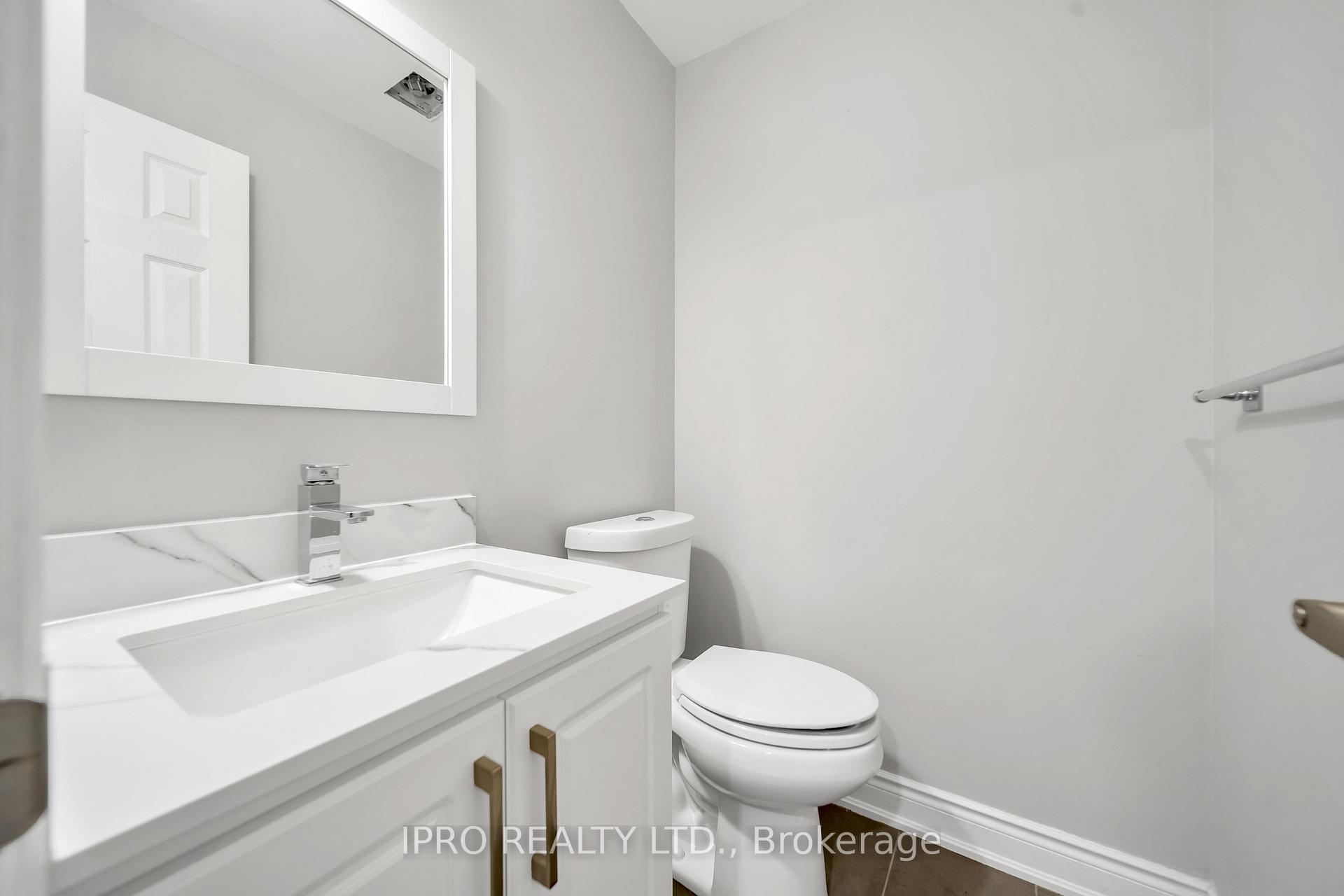 Photo 11 of Unit Upper, 31 Bramcedar Crescent, Brampton, Northwest Sandalwood Parkway — HOMEH