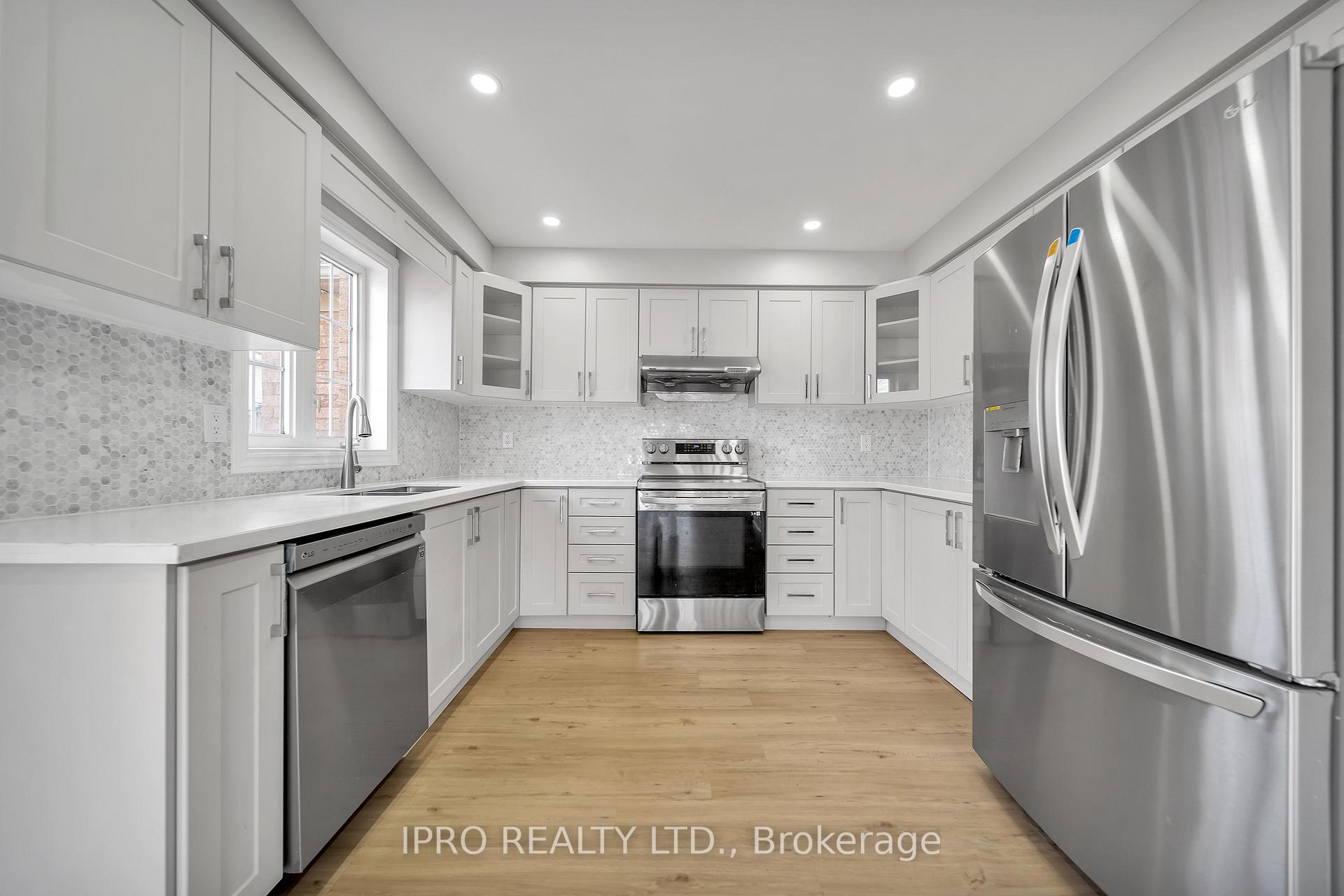 Photo 16 of Unit Upper, 31 Bramcedar Crescent, Brampton, Northwest Sandalwood Parkway — HOMEH