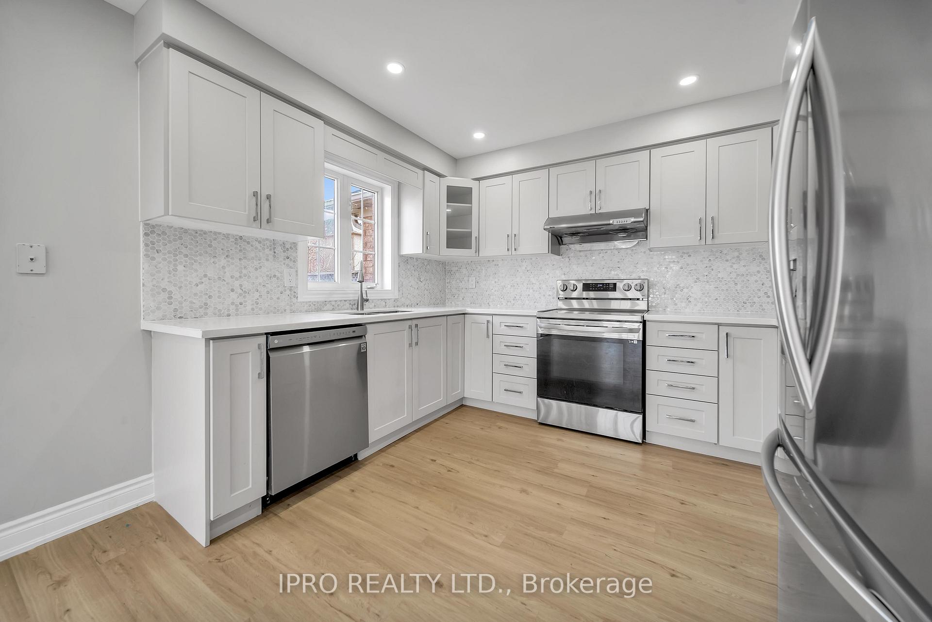 Photo 17 of Unit Upper, 31 Bramcedar Crescent, Brampton, Northwest Sandalwood Parkway — HOMEH