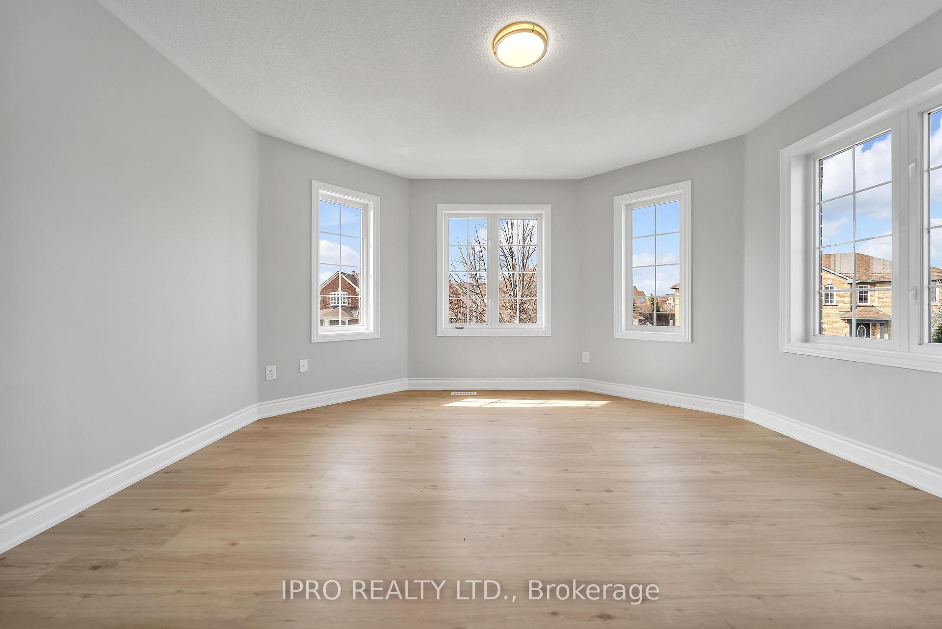 Photo 20 of Unit Upper, 31 Bramcedar Crescent, Brampton, Northwest Sandalwood Parkway — HOMEH