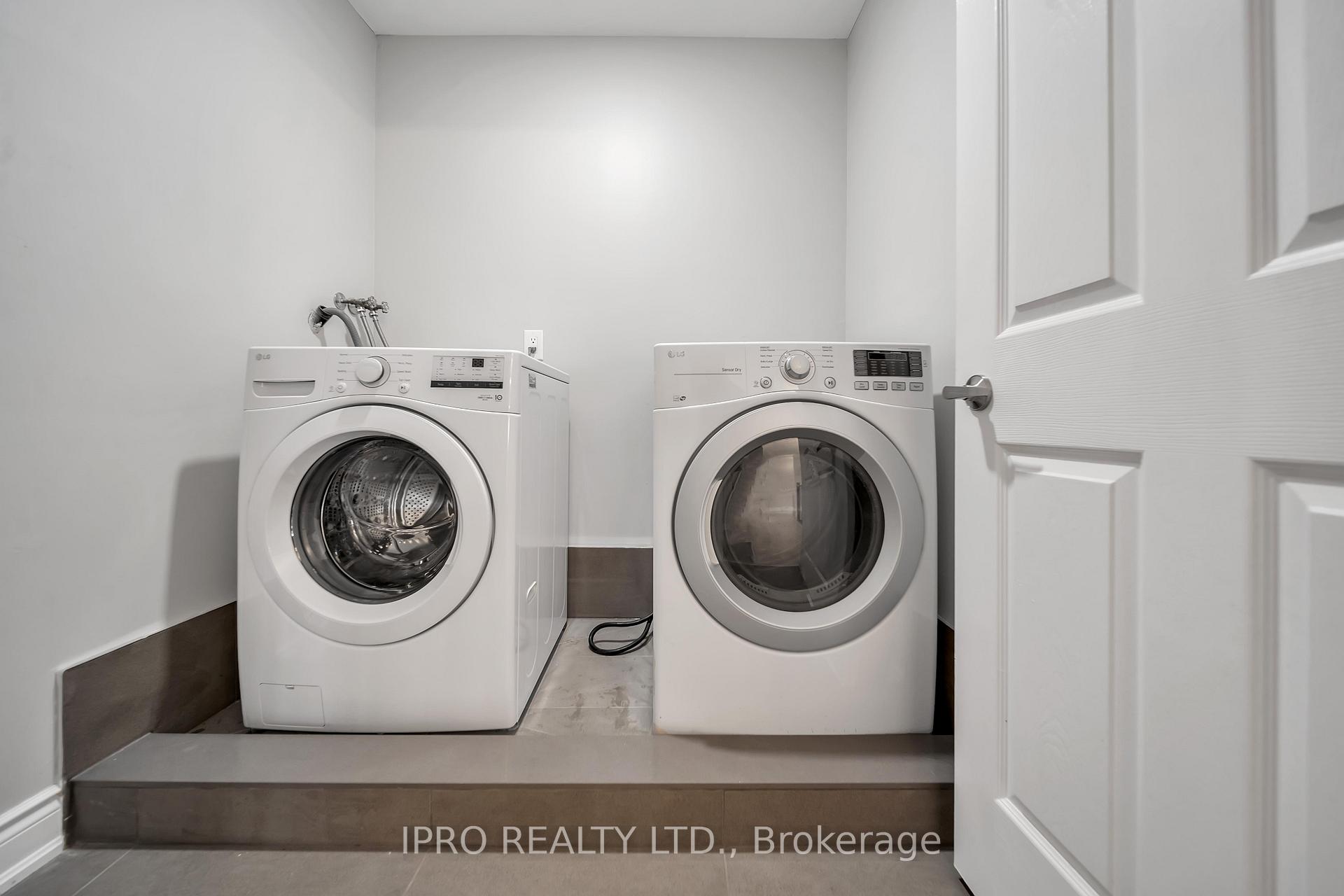Photo 26 of Unit Upper, 31 Bramcedar Crescent, Brampton, Northwest Sandalwood Parkway — HOMEH