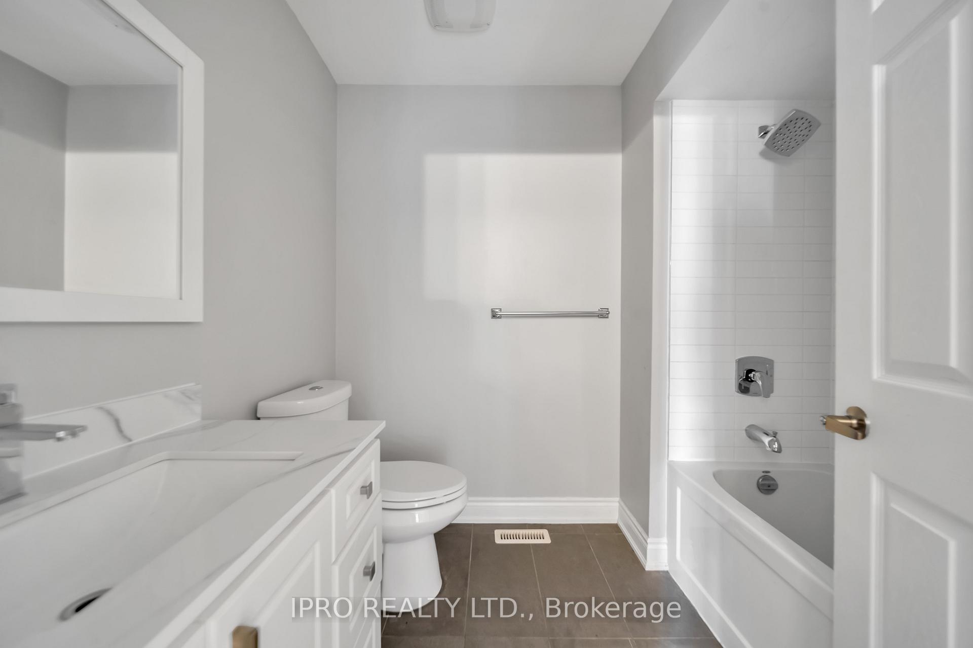 Photo 27 of Unit Upper, 31 Bramcedar Crescent, Brampton, Northwest Sandalwood Parkway — HOMEH