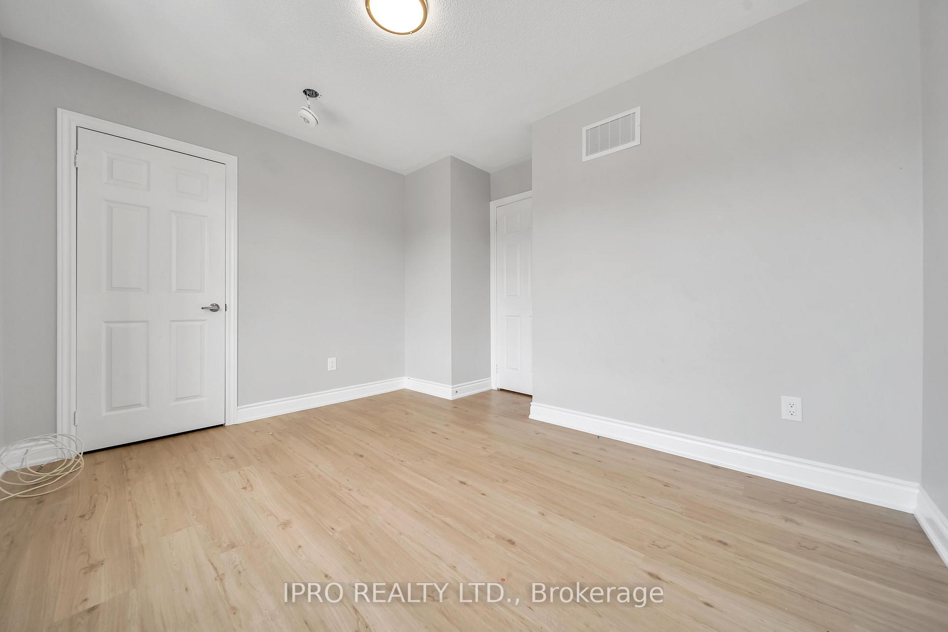 Photo 29 of Unit Upper, 31 Bramcedar Crescent, Brampton, Northwest Sandalwood Parkway — HOMEH