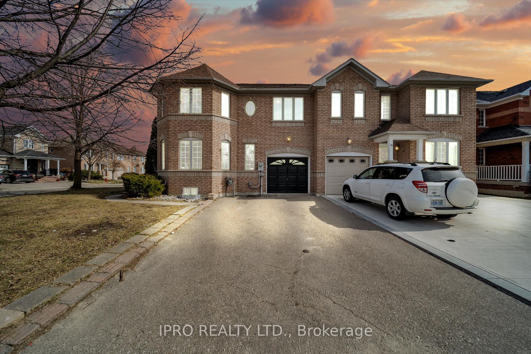 Photo 31 of Unit Upper, 31 Bramcedar Crescent, Brampton, Northwest Sandalwood Parkway — HOMEH