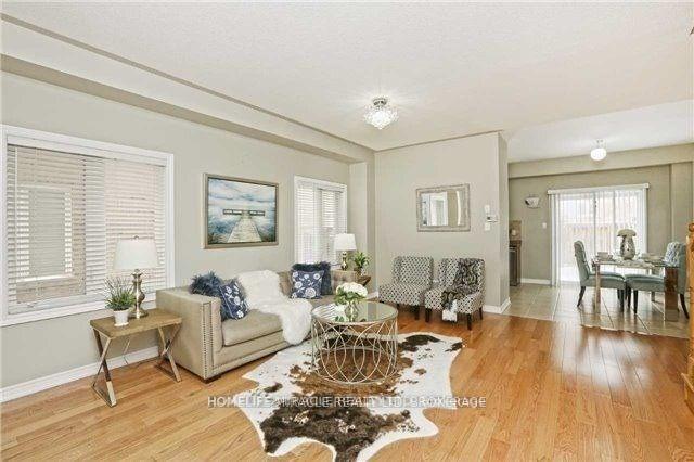Photo 4 of 29 Crumlin Crescent, Brampton, Credit Valley — HOMEH