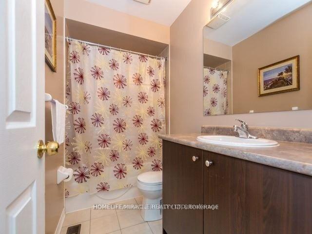 Photo 7 of 29 Crumlin Crescent, Brampton, Credit Valley — HOMEH