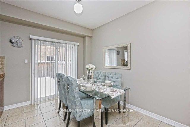 Photo 10 of 29 Crumlin Crescent, Brampton, Credit Valley — HOMEH