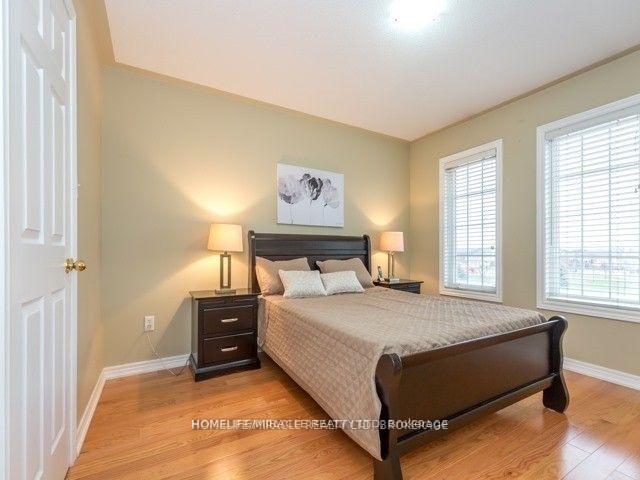 Photo 12 of 29 Crumlin Crescent, Brampton, Credit Valley — HOMEH