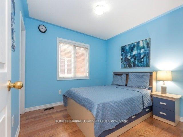 Photo 13 of 29 Crumlin Crescent, Brampton, Credit Valley — HOMEH