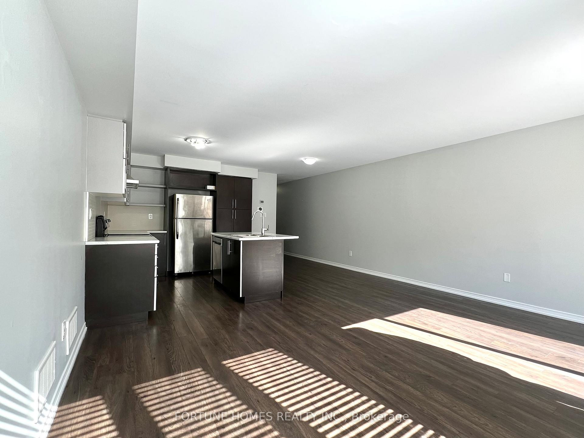 Photo 8 of 38 Hoover Road, Brampton, Northwest Brampton — HOMEH