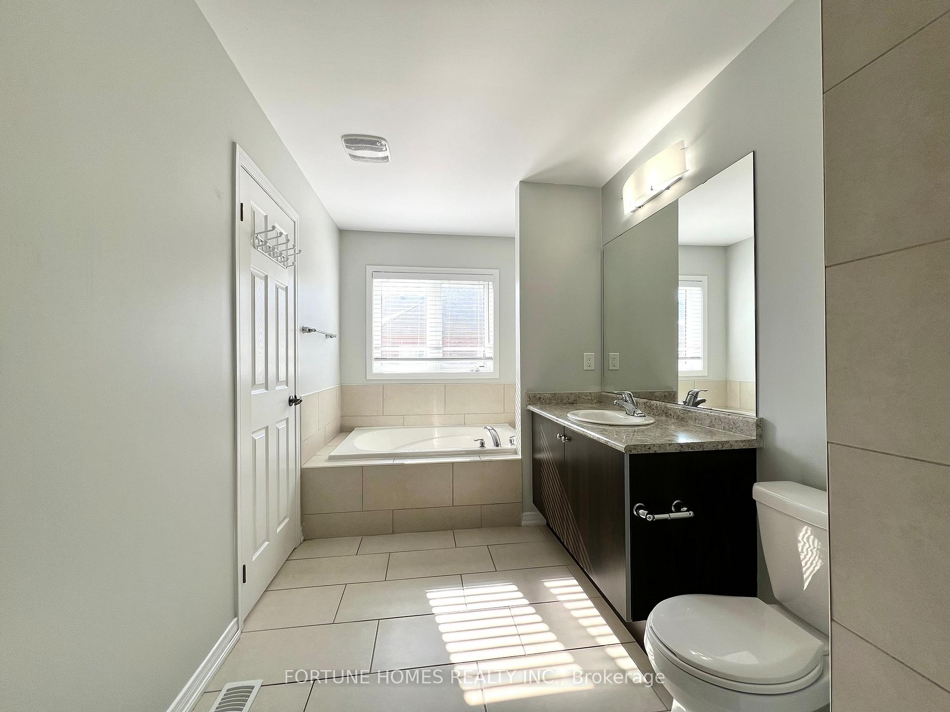 Photo 14 of 38 Hoover Road, Brampton, Northwest Brampton — HOMEH