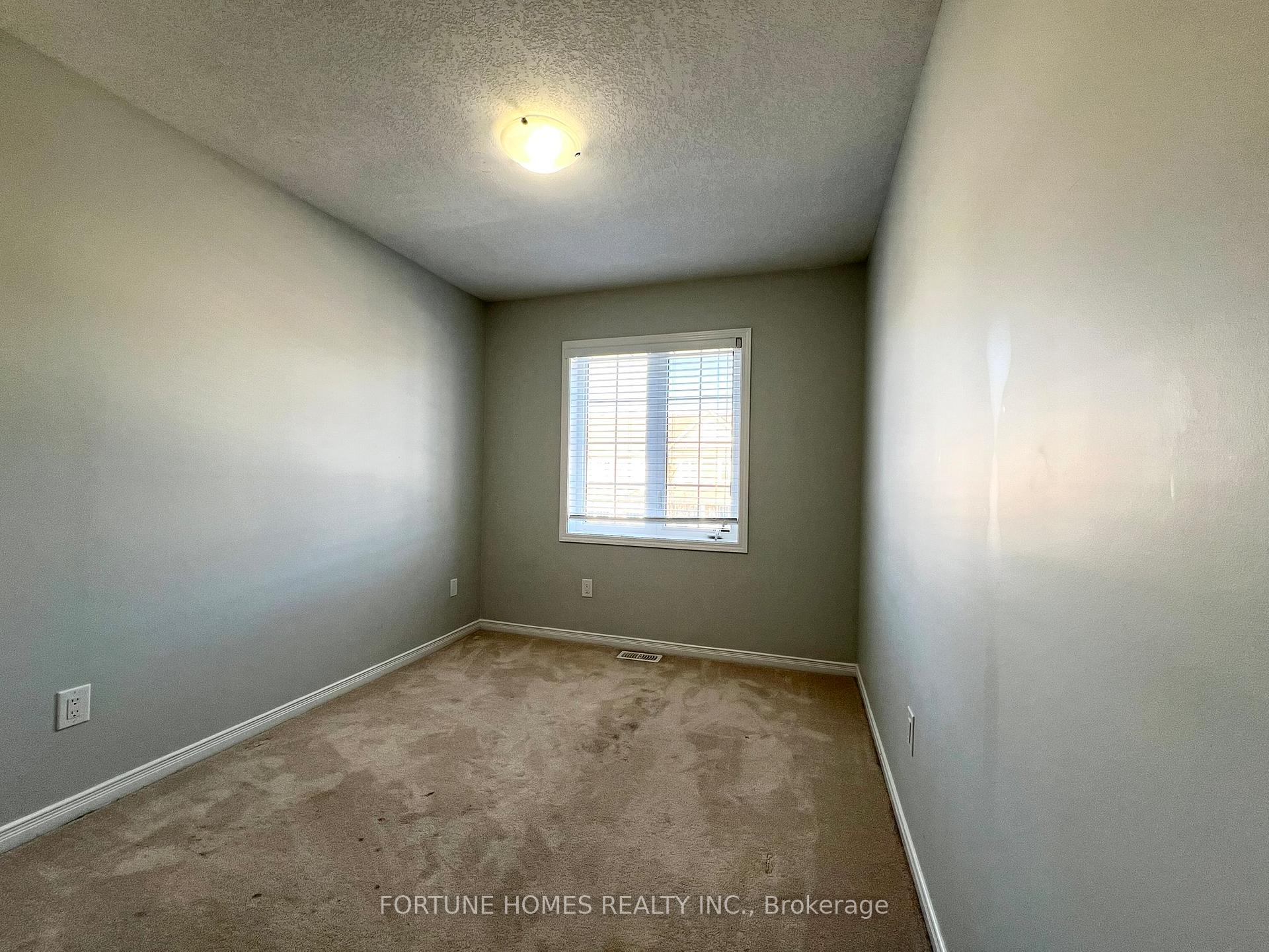 Photo 18 of 38 Hoover Road, Brampton, Northwest Brampton — HOMEH