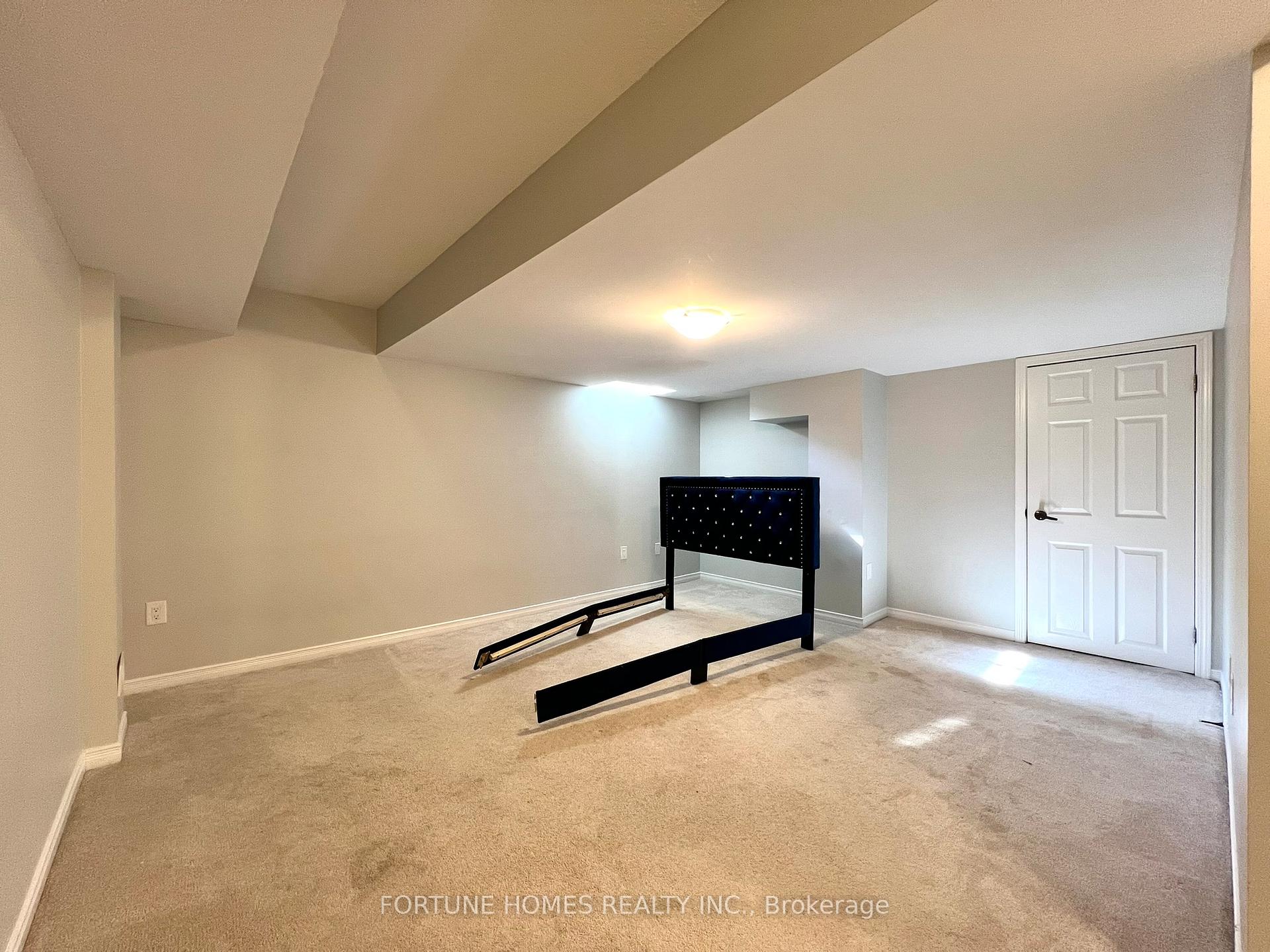 Photo 19 of 38 Hoover Road, Brampton, Northwest Brampton — HOMEH