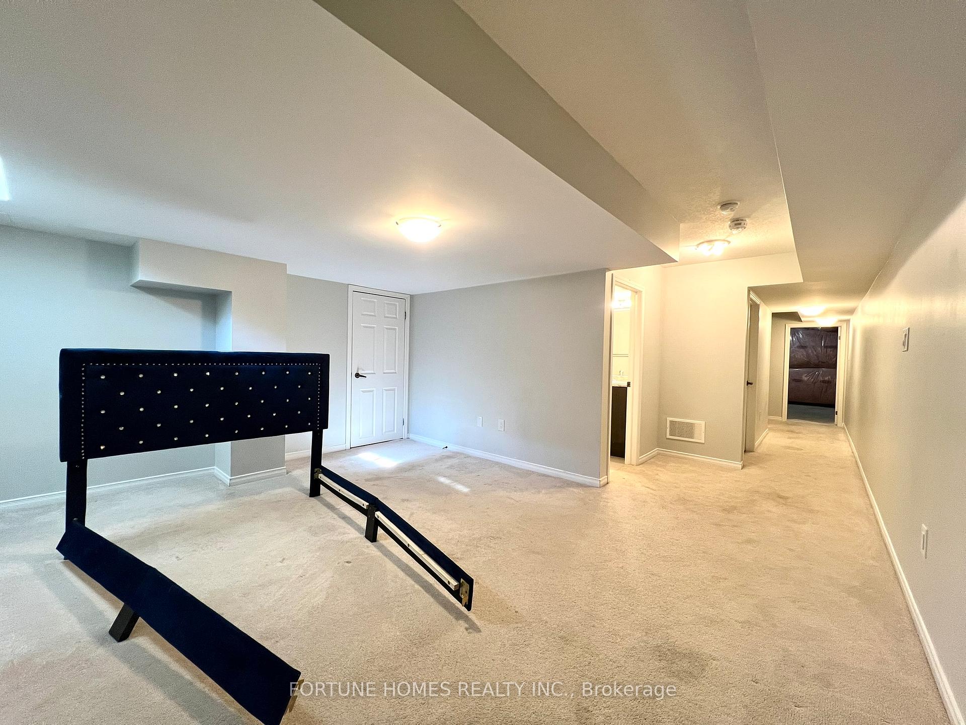 Photo 20 of 38 Hoover Road, Brampton, Northwest Brampton — HOMEH