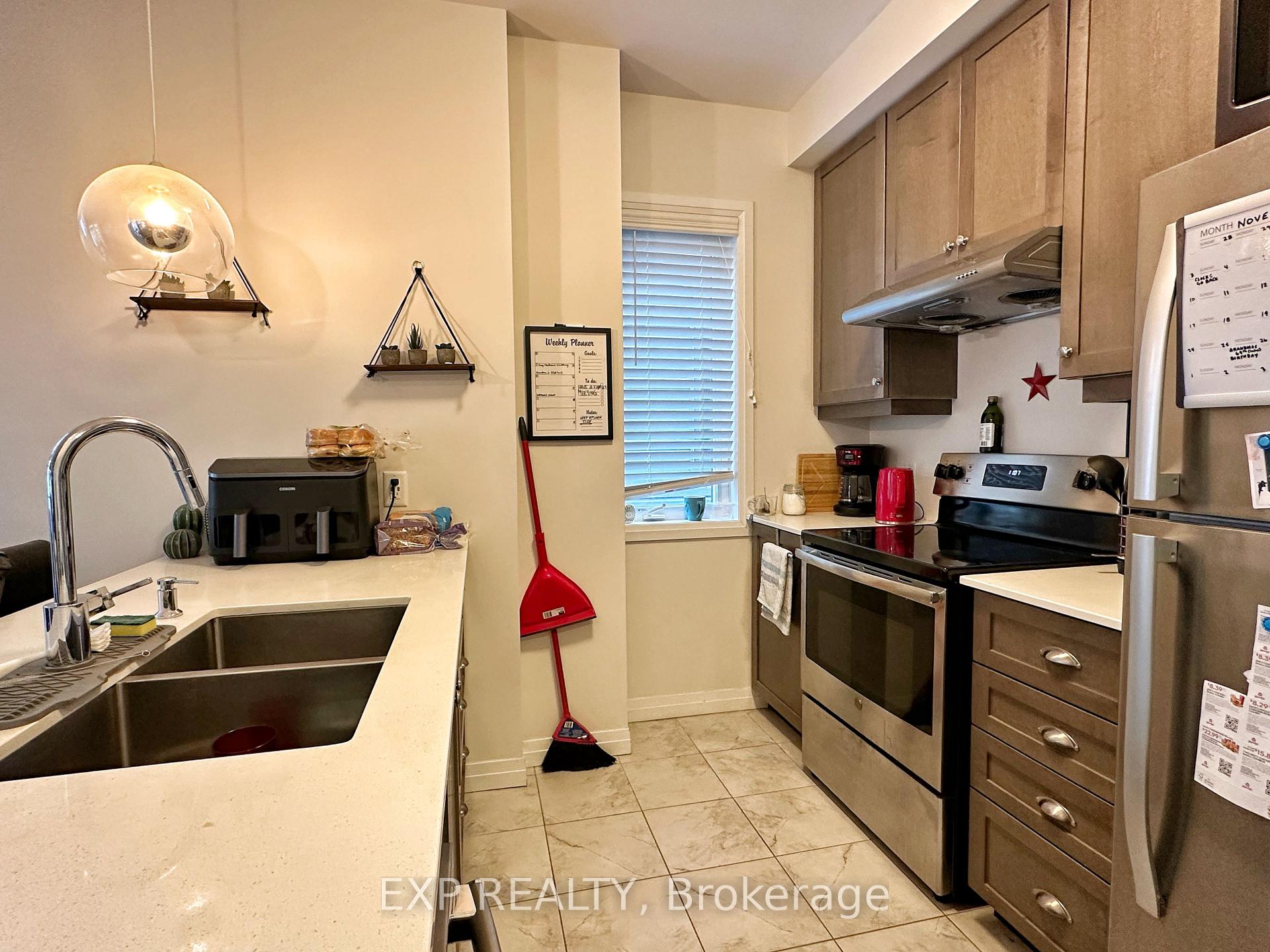 Photo 6 of Unit 98, 30 Time Square Boulevard, Hamilton, Rural Stoney Creek — HOMEH