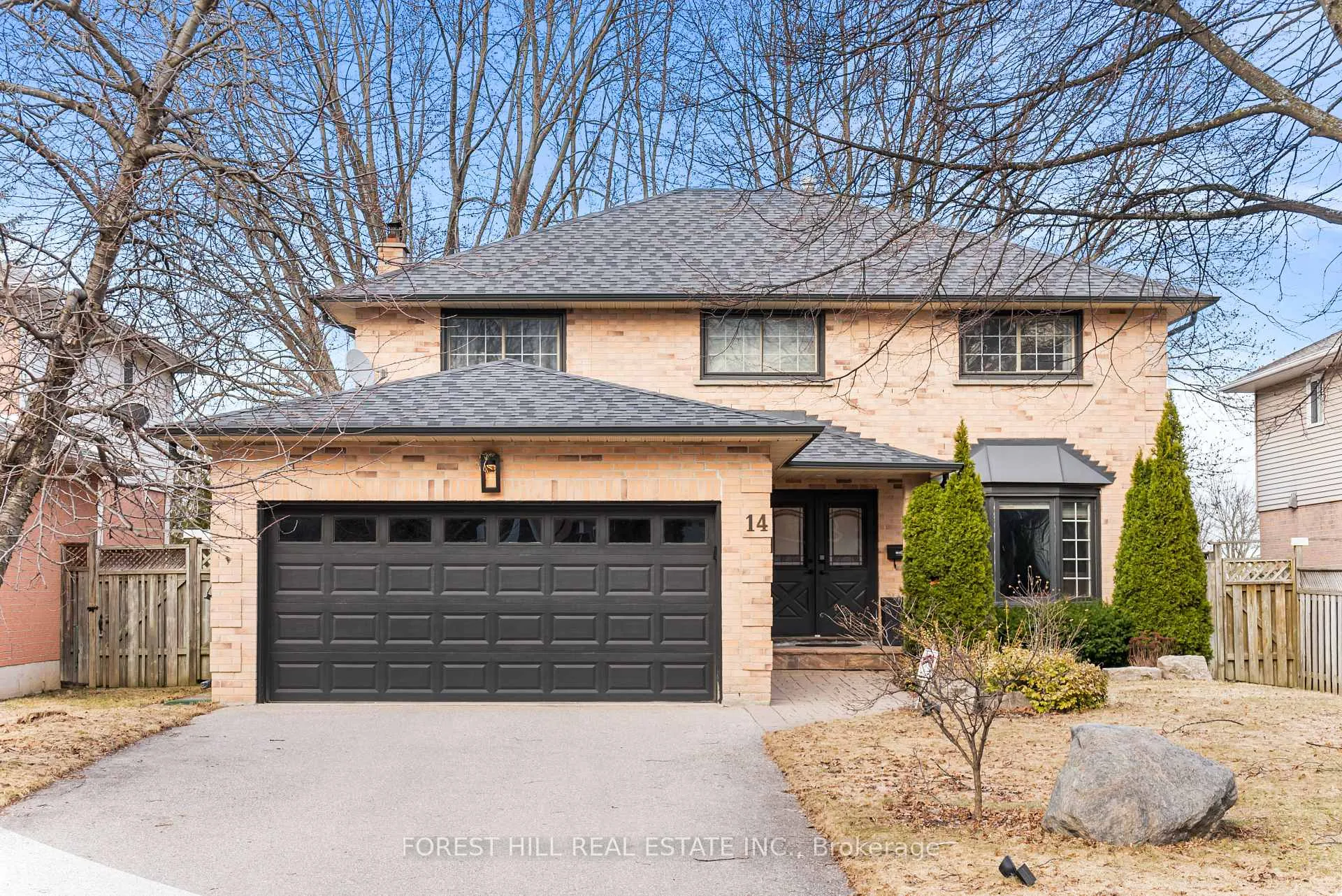 Photo 1 of 14 Valley Crescent, Aurora, Aurora Heights — HOMEH