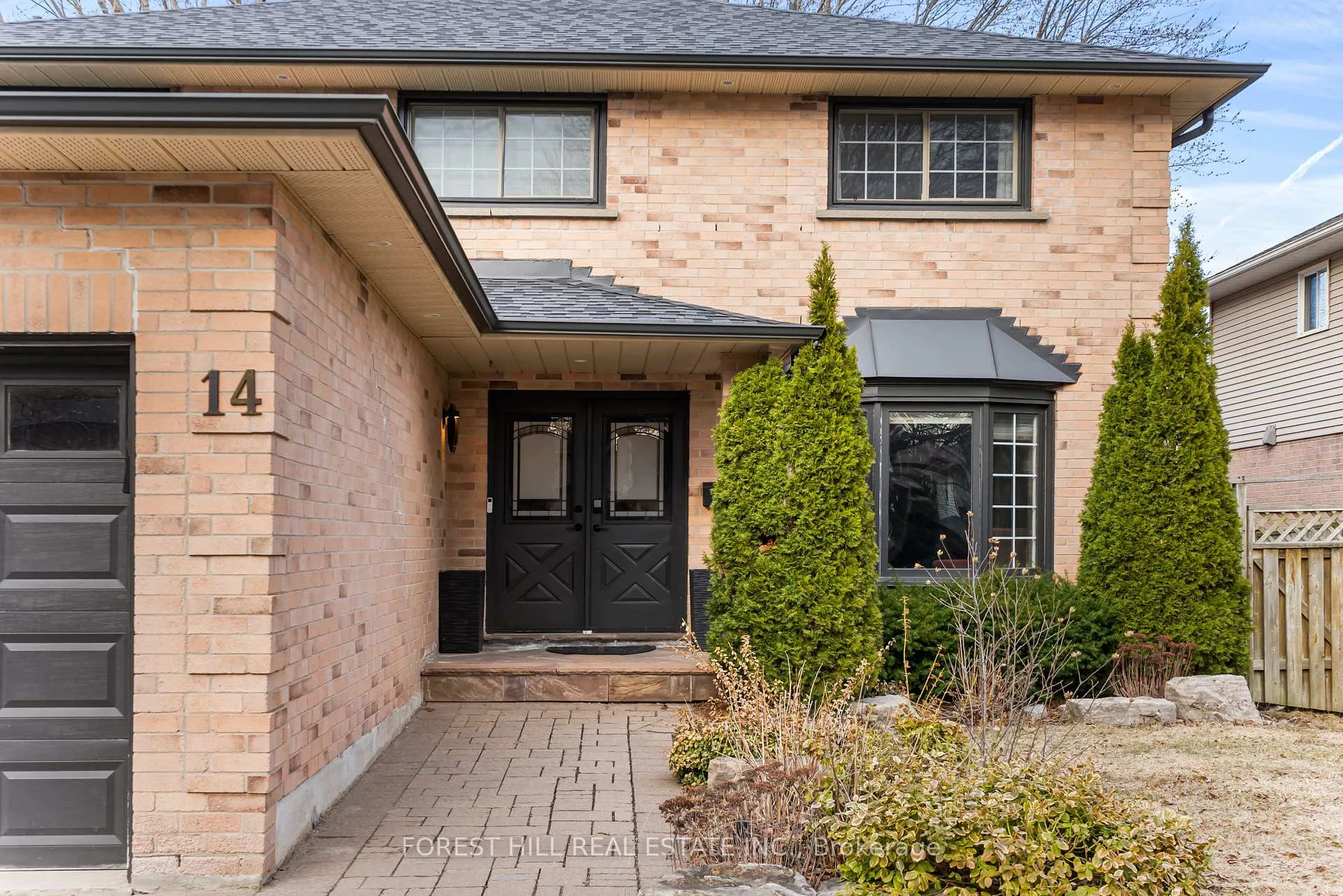 Photo 3 of 14 Valley Crescent, Aurora, Aurora Heights — HOMEH