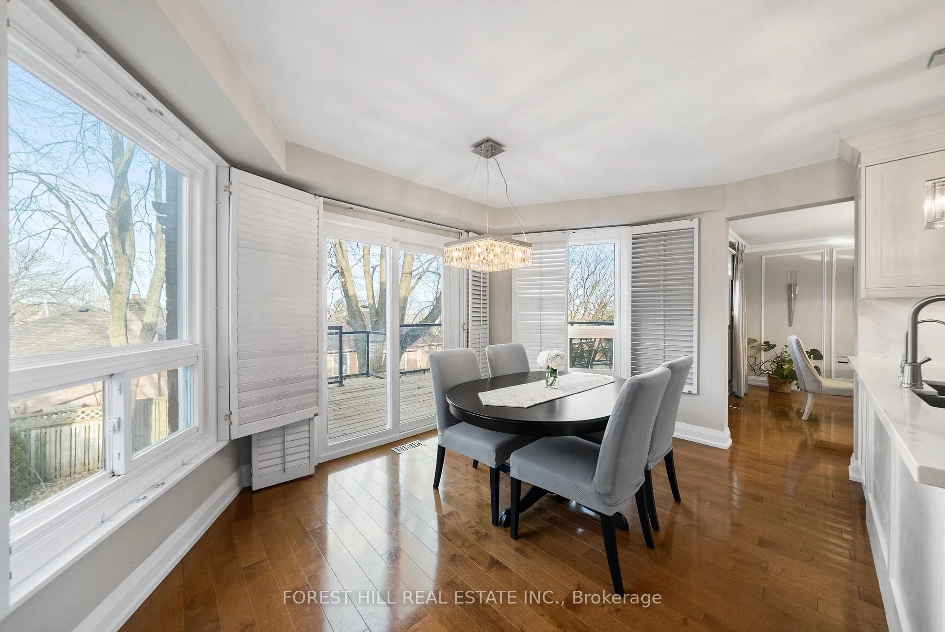 Photo 6 of 14 Valley Crescent, Aurora, Aurora Heights — HOMEH