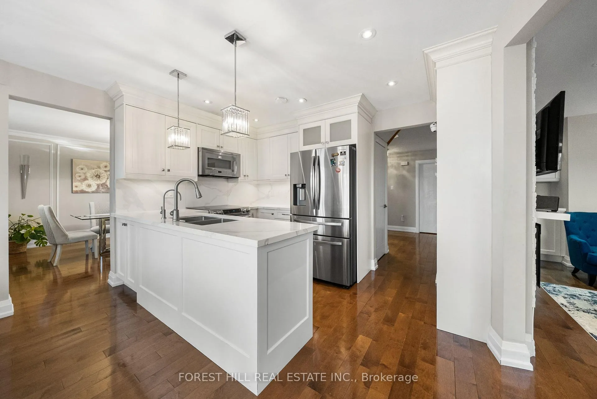 Photo 15 of 14 Valley Crescent, Aurora, Aurora Heights — HOMEH