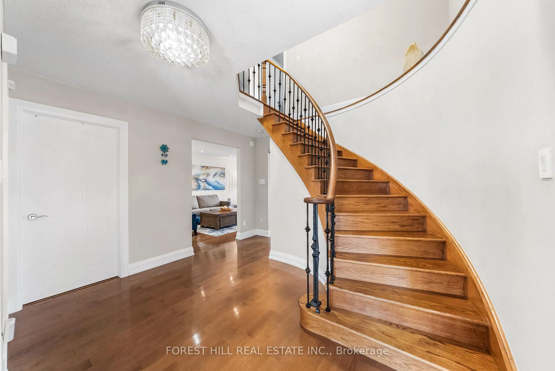 Photo 28 of 14 Valley Crescent, Aurora, Aurora Heights — HOMEH