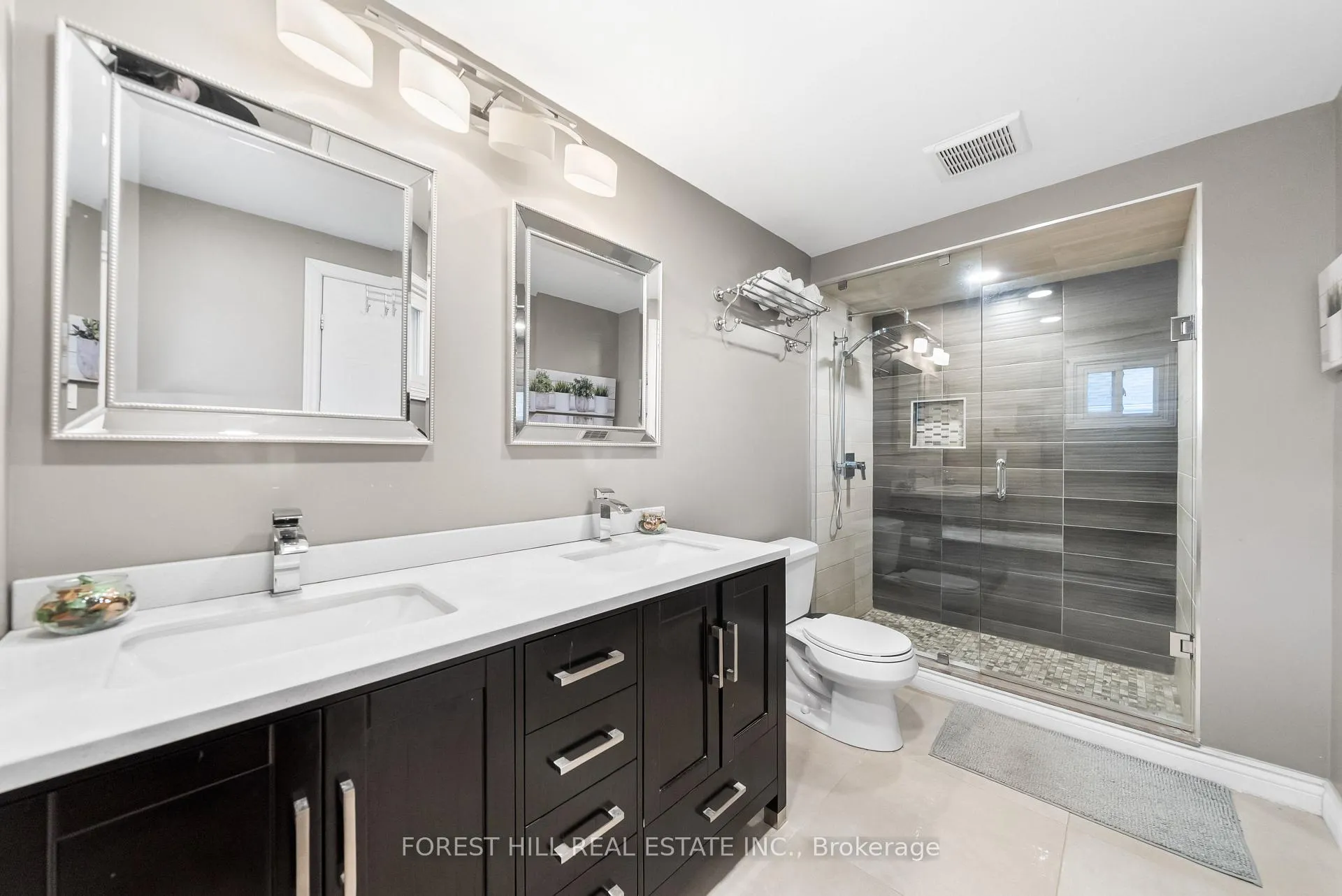 Photo 33 of 14 Valley Crescent, Aurora, Aurora Heights — HOMEH