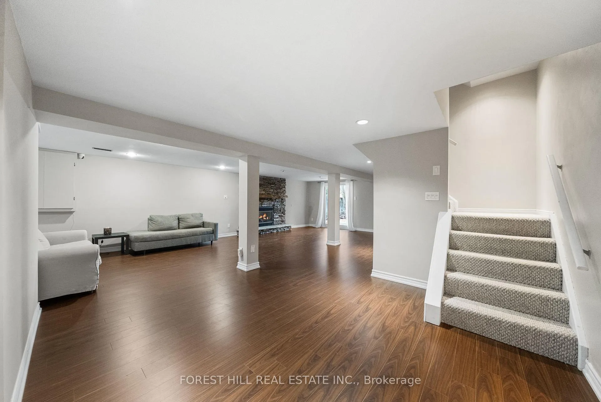 Photo 37 of 14 Valley Crescent, Aurora, Aurora Heights — HOMEH