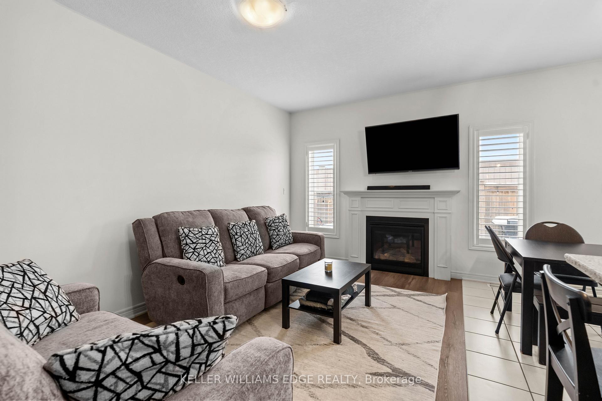 Photo 8 of 55 Sonoma Valley Crescent, Hamilton, Mewburn — HOMEH