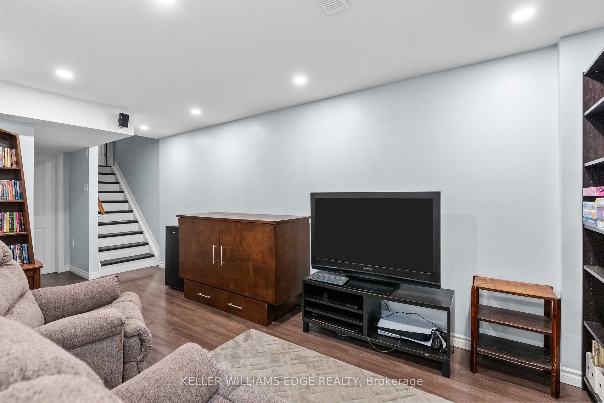 Photo 35 of 55 Sonoma Valley Crescent, Hamilton, Mewburn — HOMEH