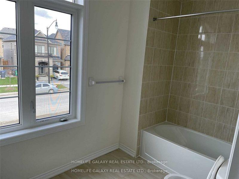 Photo 9 of 309 Clockwork Drive, Brampton, Brampton West — HOMEH