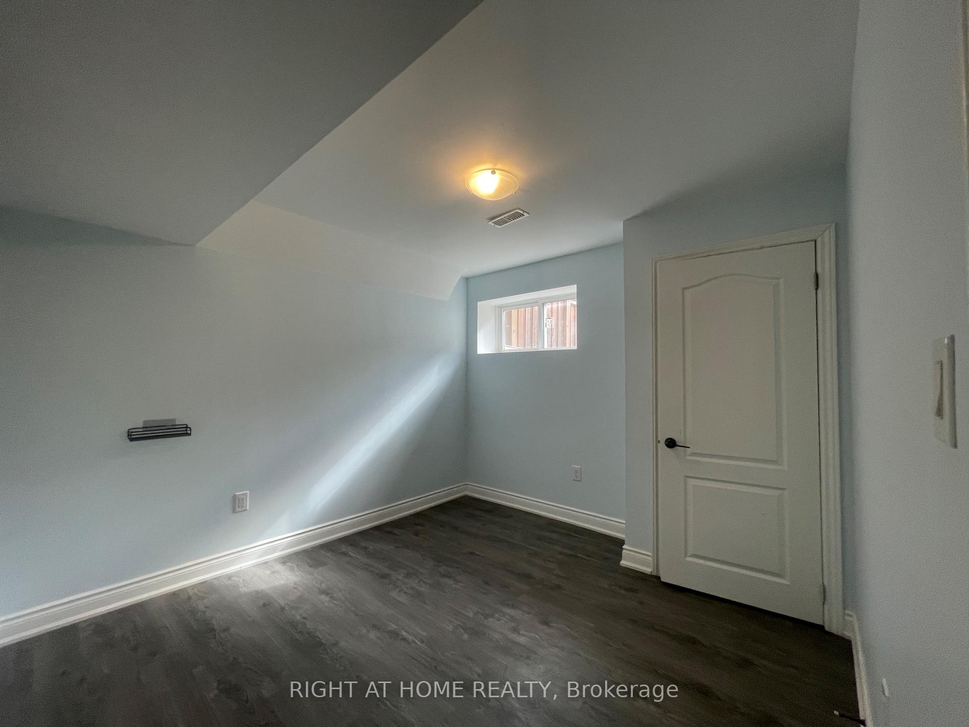 Photo 15 of Unit Basment, 23 Bandera (Basement) Drive, Brampton, Credit Valley — HOMEH