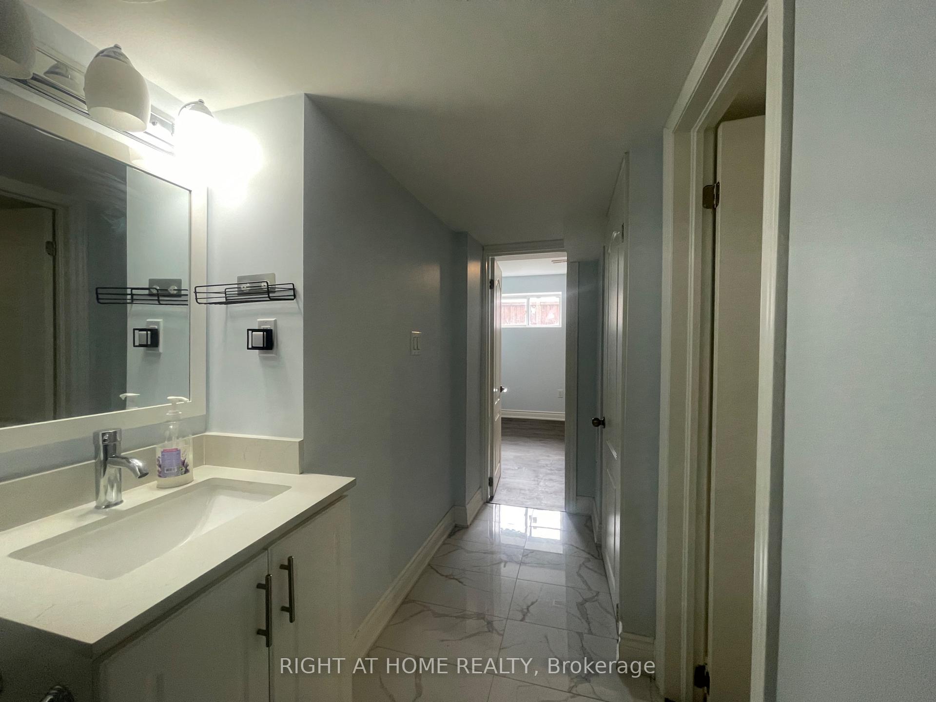 Photo 18 of Unit Basment, 23 Bandera (Basement) Drive, Brampton, Credit Valley — HOMEH