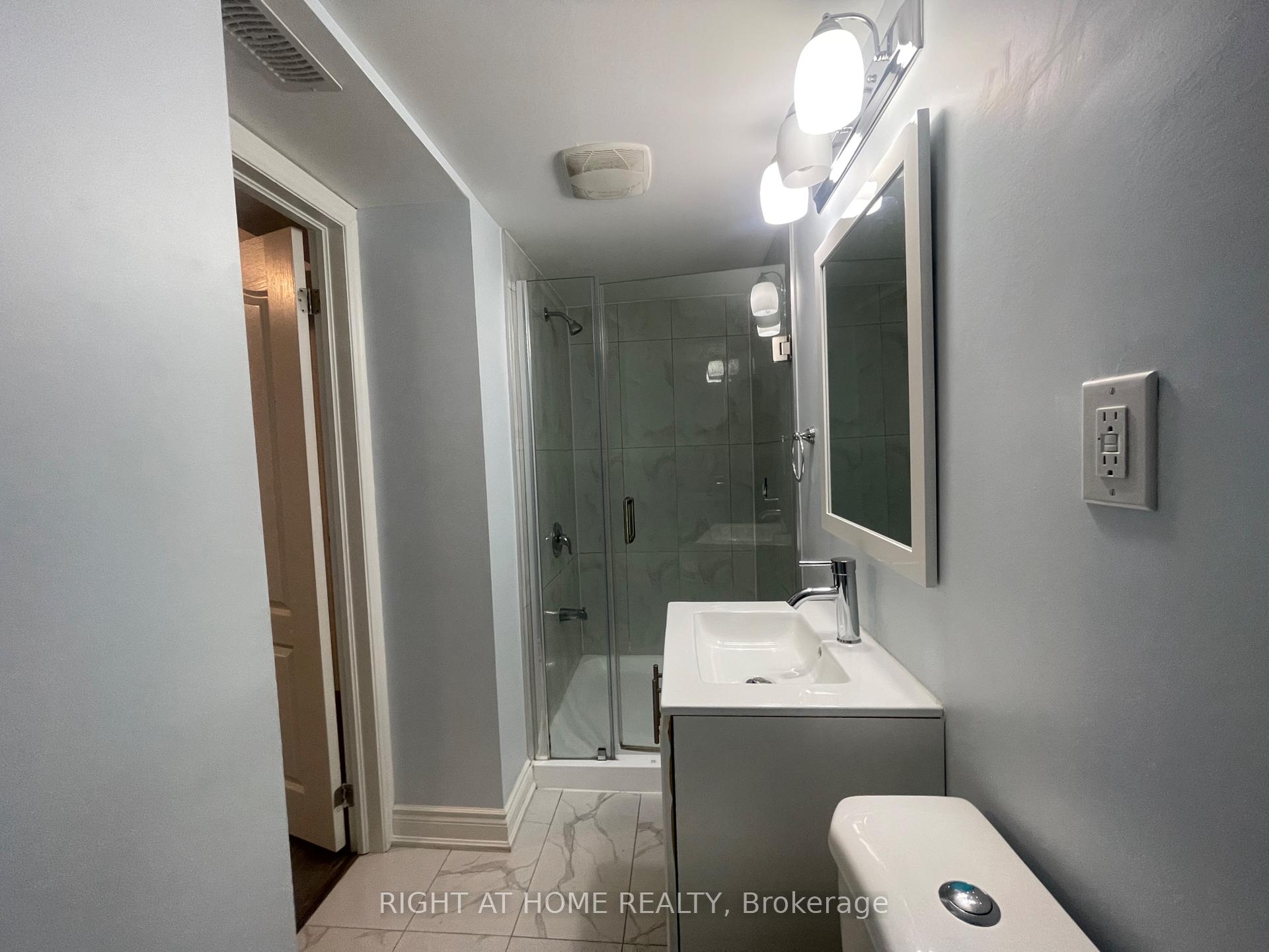 Photo 22 of Unit Basment, 23 Bandera (Basement) Drive, Brampton, Credit Valley — HOMEH