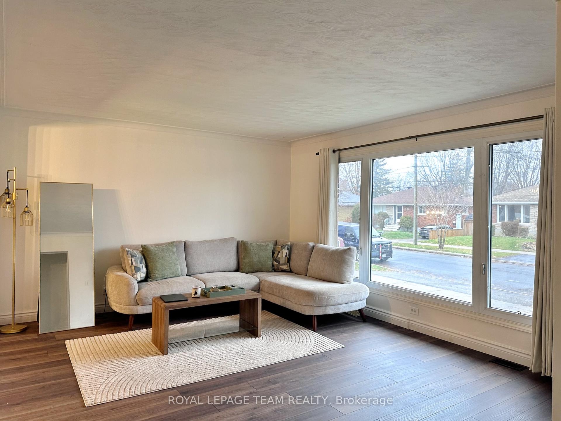 Photo 2 of 1121 Fifth Street E, Cornwall — HOMEH