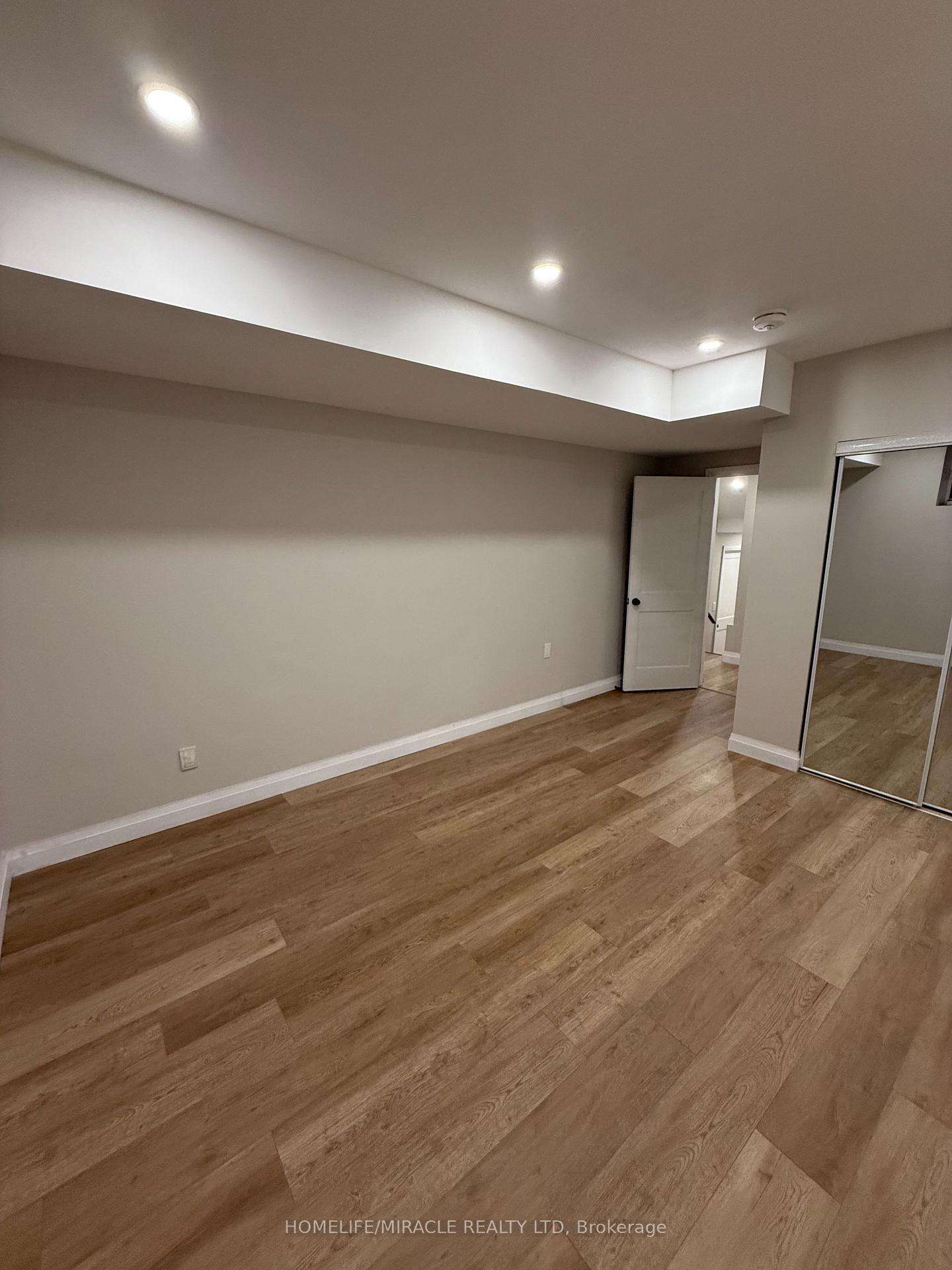 Photo 6 of 52 Manitou Crescent, Brampton, Central Park — HOMEH