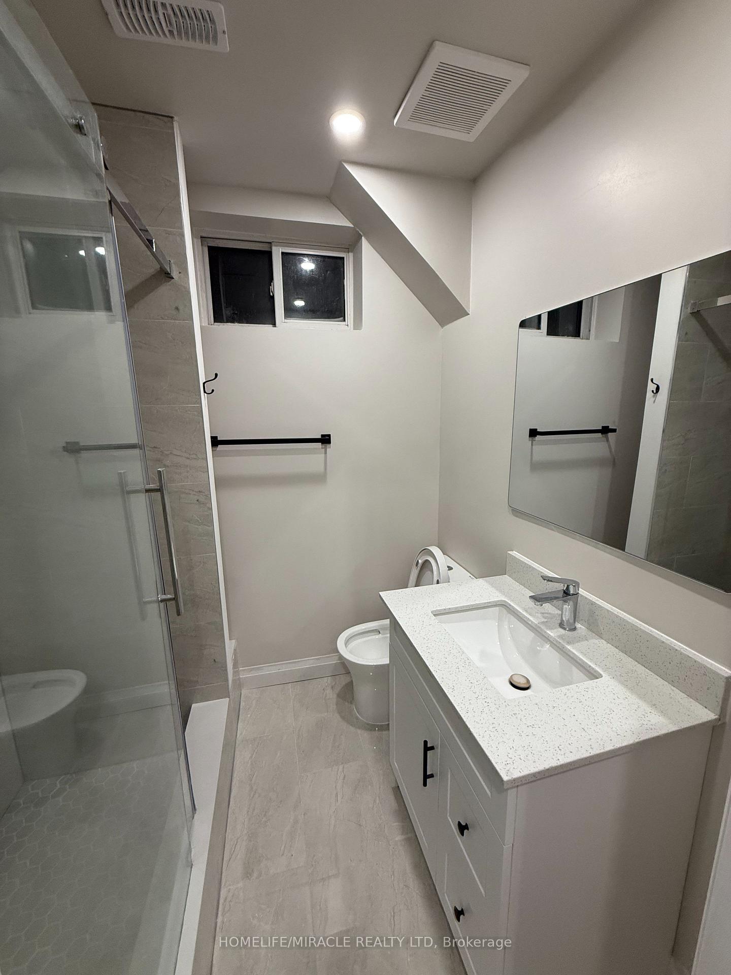Photo 7 of 52 Manitou Crescent, Brampton, Central Park — HOMEH