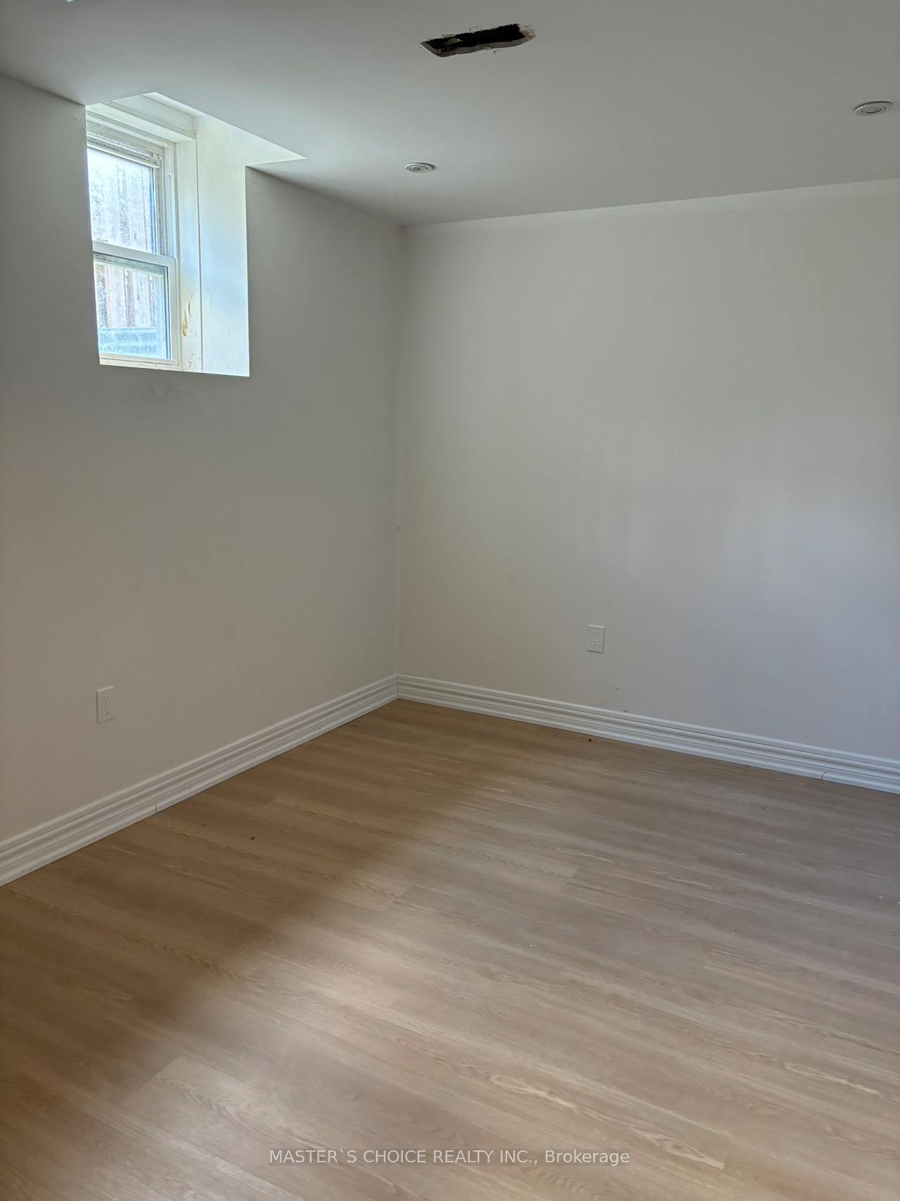 Photo 36 of 45 Keith Crescent, St. Catharines, Burleigh Hill — HOMEH