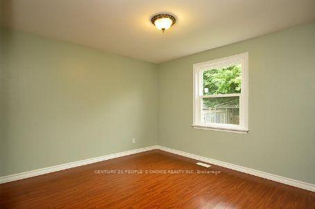 Photo 6 of Unit upper, 41 Corby Crescent, Brampton, Brampton South — HOMEH