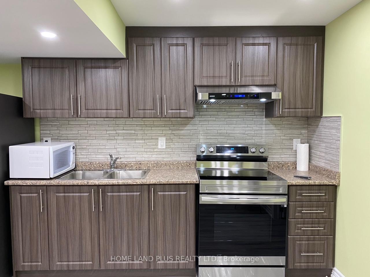 Photo 1 of Unit Unit 2 (Bsmnt), 43 Lanark Circle, Brampton, Credit Valley — HOMEH
