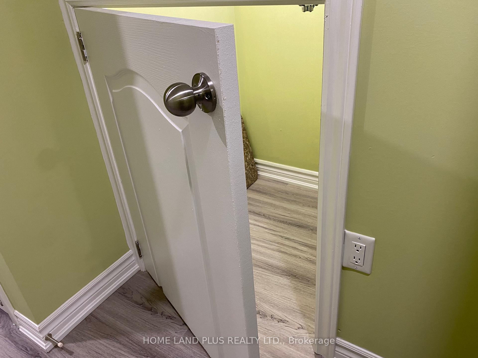 Photo 15 of Unit Unit 2 (Bsmnt), 43 Lanark Circle, Brampton, Credit Valley — HOMEH