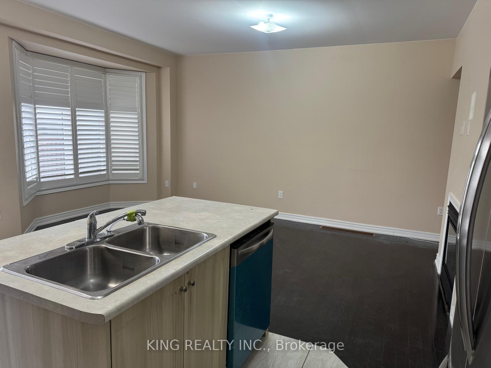 Photo 4 of 149 Allegro Drive, Brampton, Credit Valley — HOMEH
