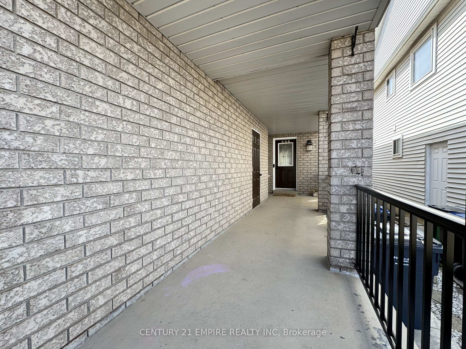 Photo 3 of Unit Upper, 24 Tiller Trail, Brampton, Fletcher's Creek Village — HOMEH